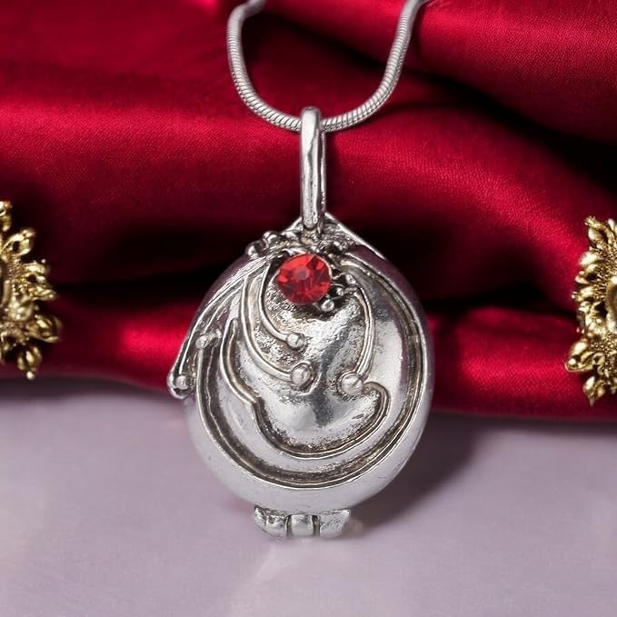 PRINCESS CUTENESS STORE Elena Gilbert Vampire Vervain Locket - Product Imagery