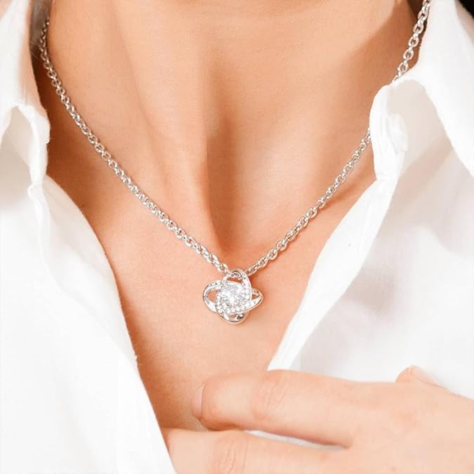 Zahlia necklace gift for mom with engraved message, celebrating birthday from daughter or son, elegant jewelry with meaningful design