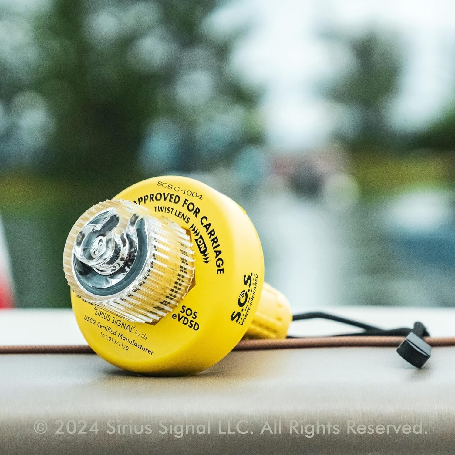Sirius Signal C-1004 SOS LED distress signal in white and infrared, USCG approved, with bright LED lights for emergency signaling