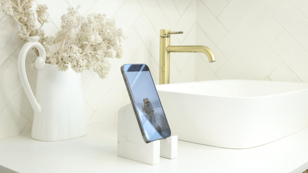 FLOWMAR Marble Phone Stand for Desk Heavy Quartz Cell Phone - FLOWMAR Official Imagery - 3