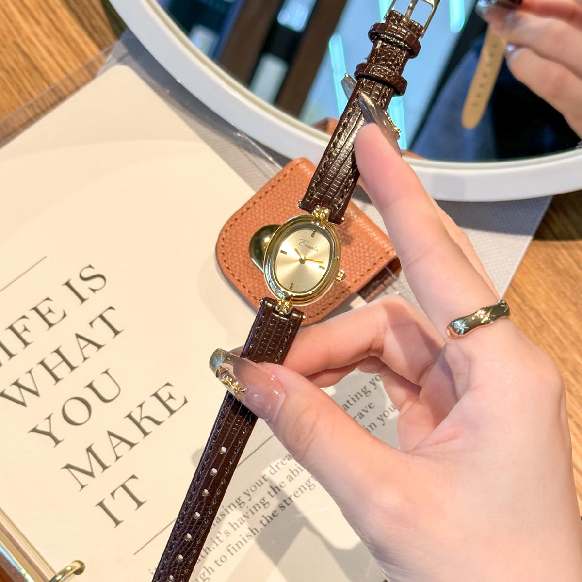 Women s Vintage Fashion Small Gold Oval Quartz Watches - CARLIEN Official Imagery - 4