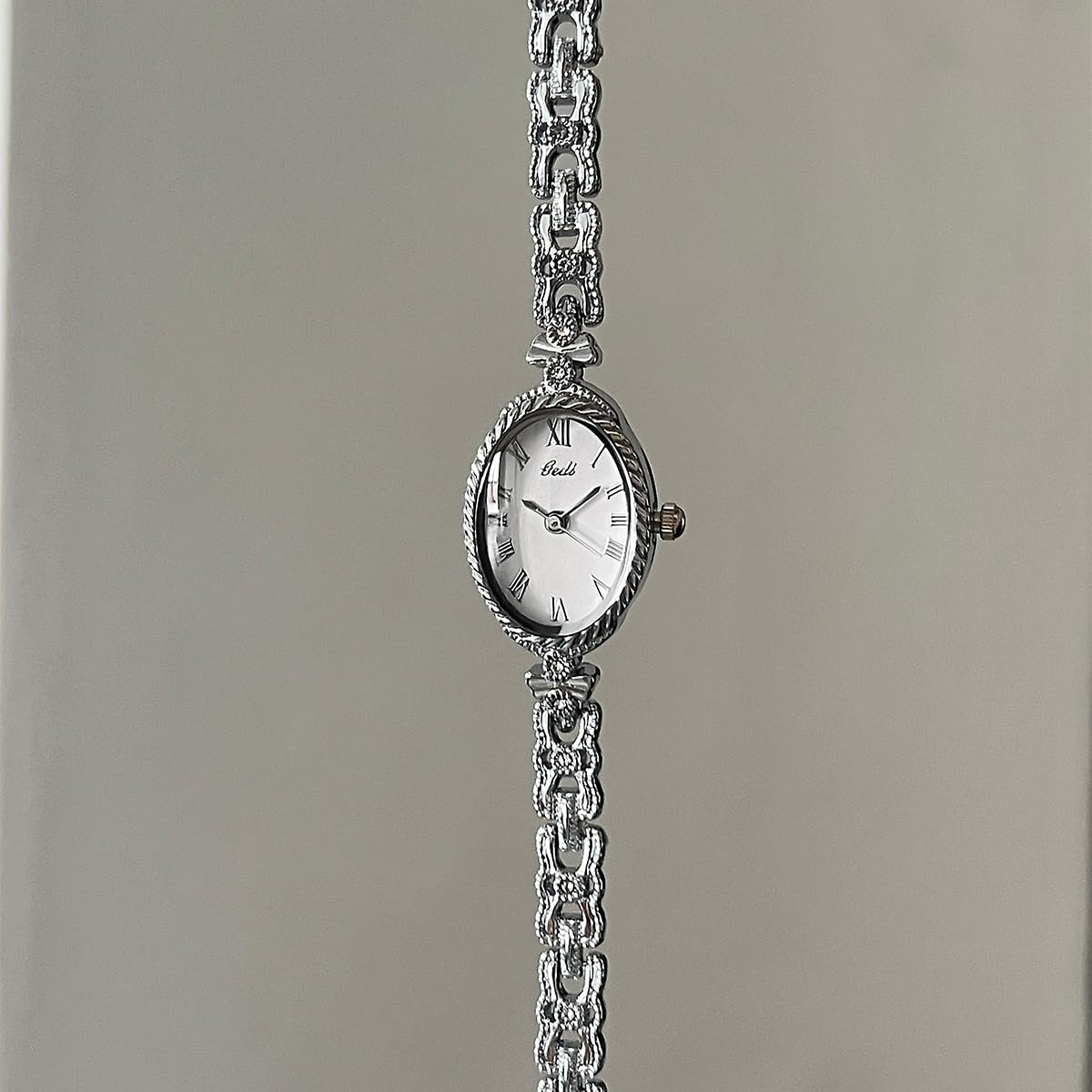 Fashion Vintage Gold Oval Quartz Watches for Women - CARLIEN Official Imagery - 3