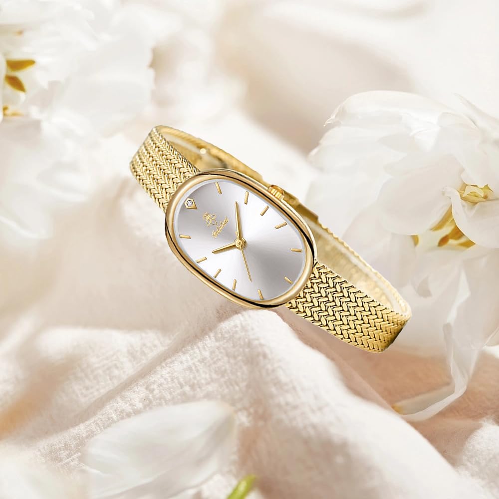 MASTOP Petite Vintage Oval Gold Bracelet Watch for Women - MASTOP Official Imagery - 5