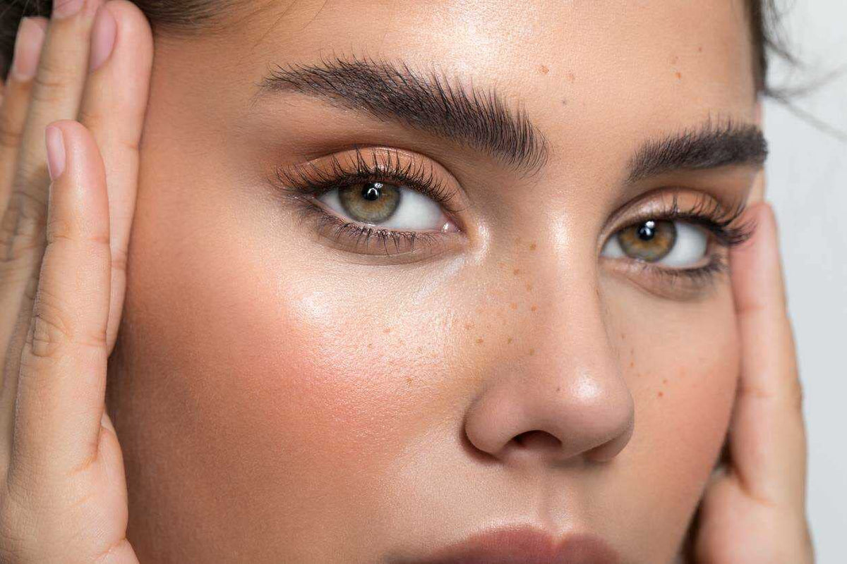 Luxe Cosmetics Eyebrow Serum for Hair Growth Best Eyebrow - LUXE Official Imagery - 7
