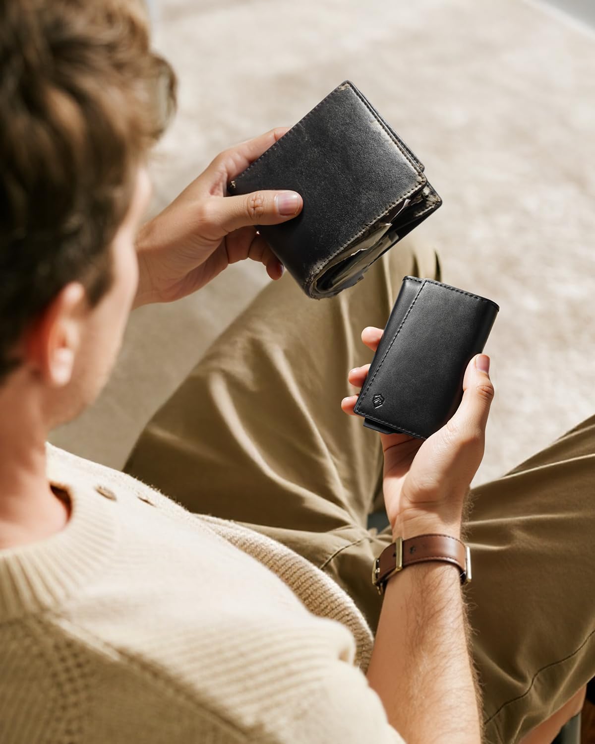 YESIIW Premium Genuine Leather Wallet for Men - YESIIW Official Imagery - 3