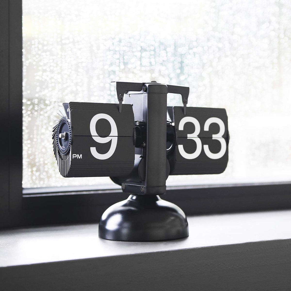mooas Flip Desk Clock Retro Vintage Design Auto Flip Table - mooas Official Imagery - 3