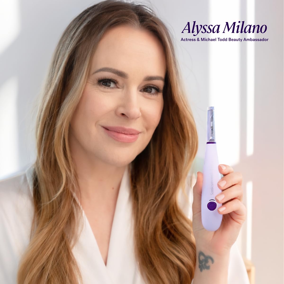 Michael Todd Beauty Sonicsmooth Dermaplane Razor for Women - MICHAEL TODD Official Imagery - 3