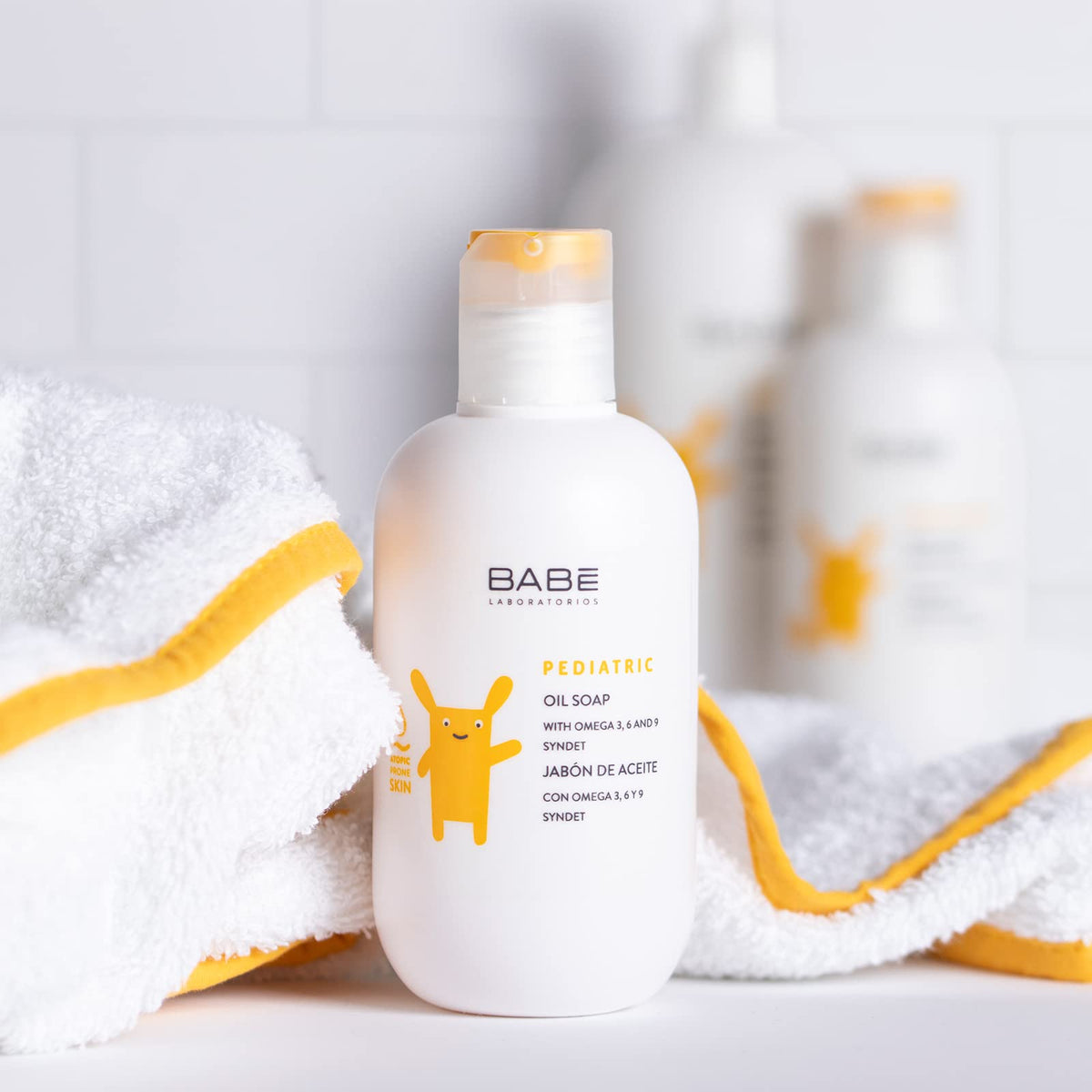 Laboratorios Babe 200 ml Pediatric Emollient Soap - LABORATORIOS BABE Official Imagery - 5