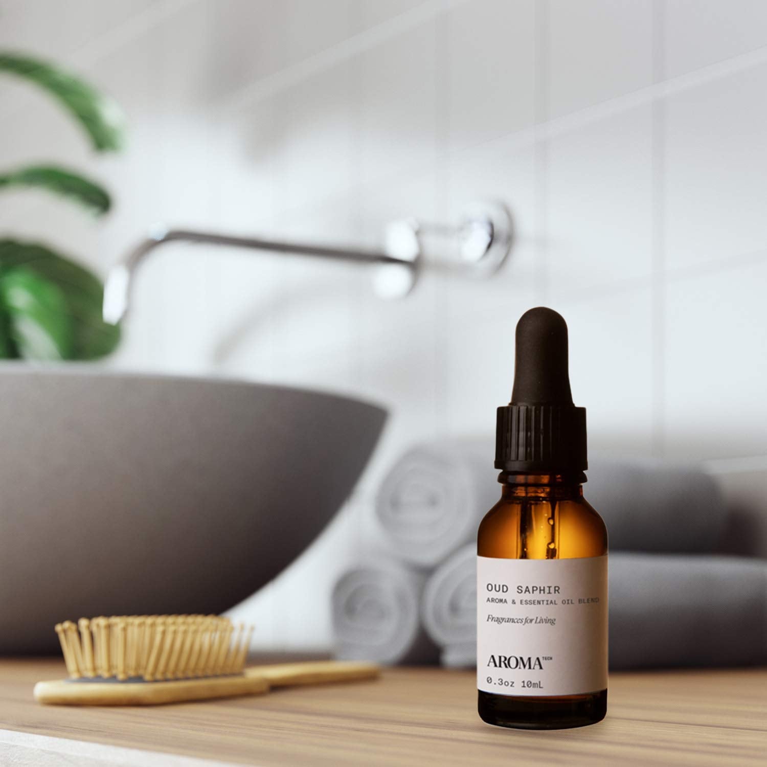 Aromatech Oud Saphir Aroma Essential Oil Blend Luxury Hotel - AromaTech Official Imagery - 7
