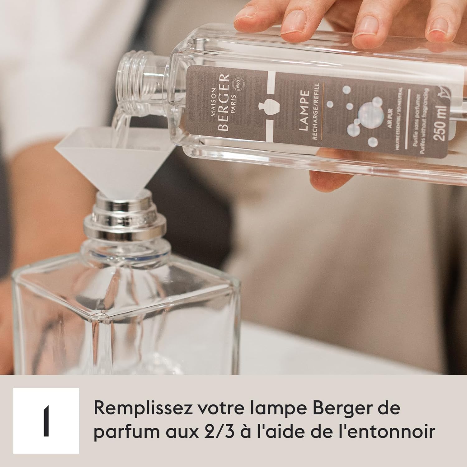Maison Berger catalytic stone replacement burner with air control wick for air purification and fragrance diffusion.