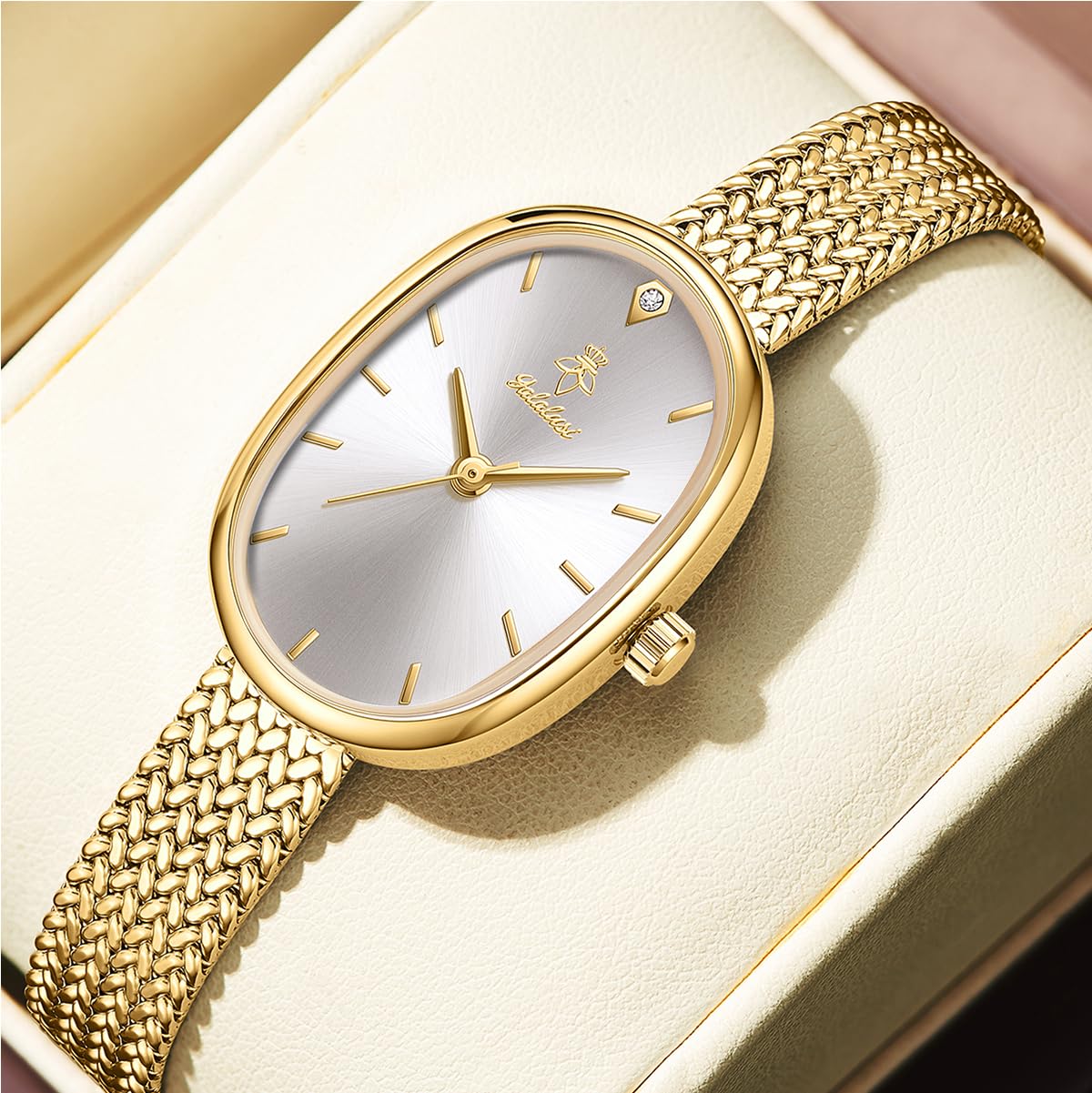 MASTOP Petite Vintage Oval Gold Bracelet Watch for Women - MASTOP Official Imagery - 3