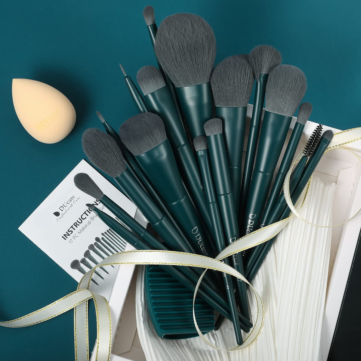DUcare Makeup Brushes Set 17 Pcs with Brush Cleaning Mat and - DUcare Official Imagery - 3