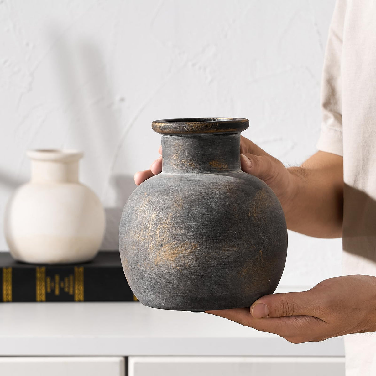 SIDUCAL Ceramic Rustic Farmhouse Vase - SIDUCAL Official Imagery - 5