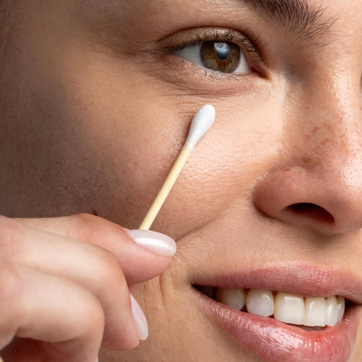 Cliganic Organic Cotton Swabs 1500 Count - Cliganic Official Product Imagery - 4