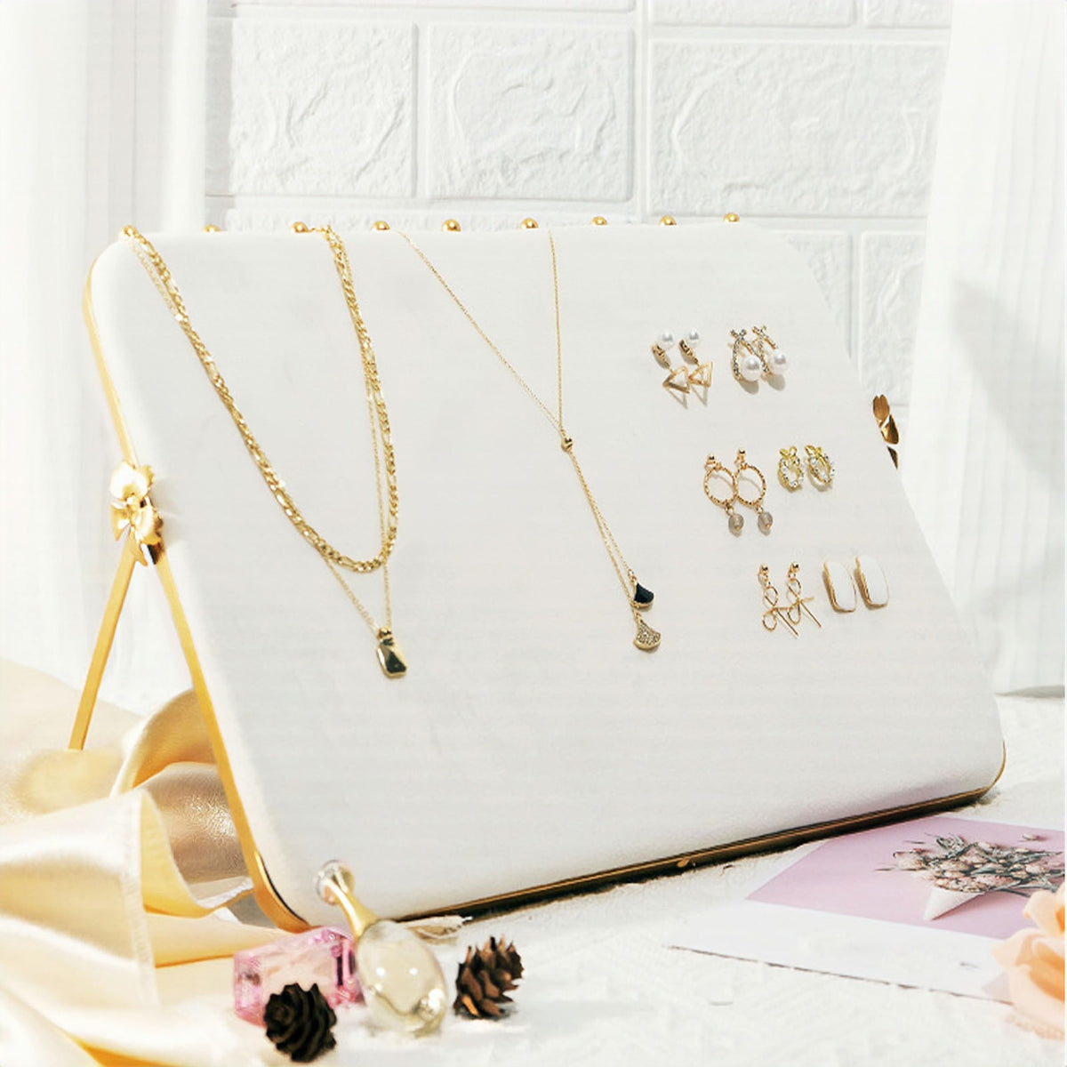 TANG SONG Permanent Velvet Jewelry Necklace Chain Display - TANG SONG Official Imagery - 3