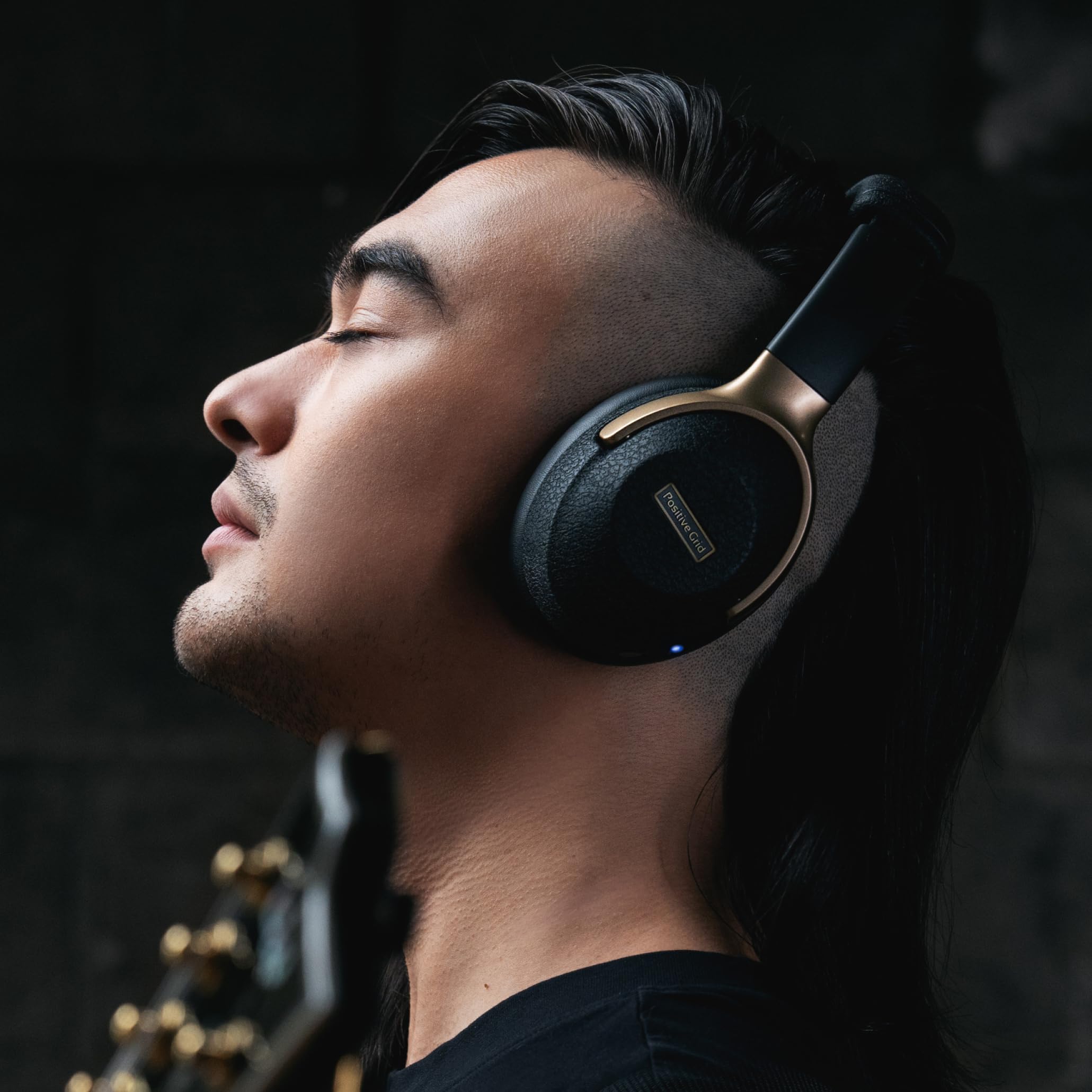 Positive Grid Spark NEO Wireless Smart Guitar Headphone Amp & Rig by Positive Grid - Angle View 5