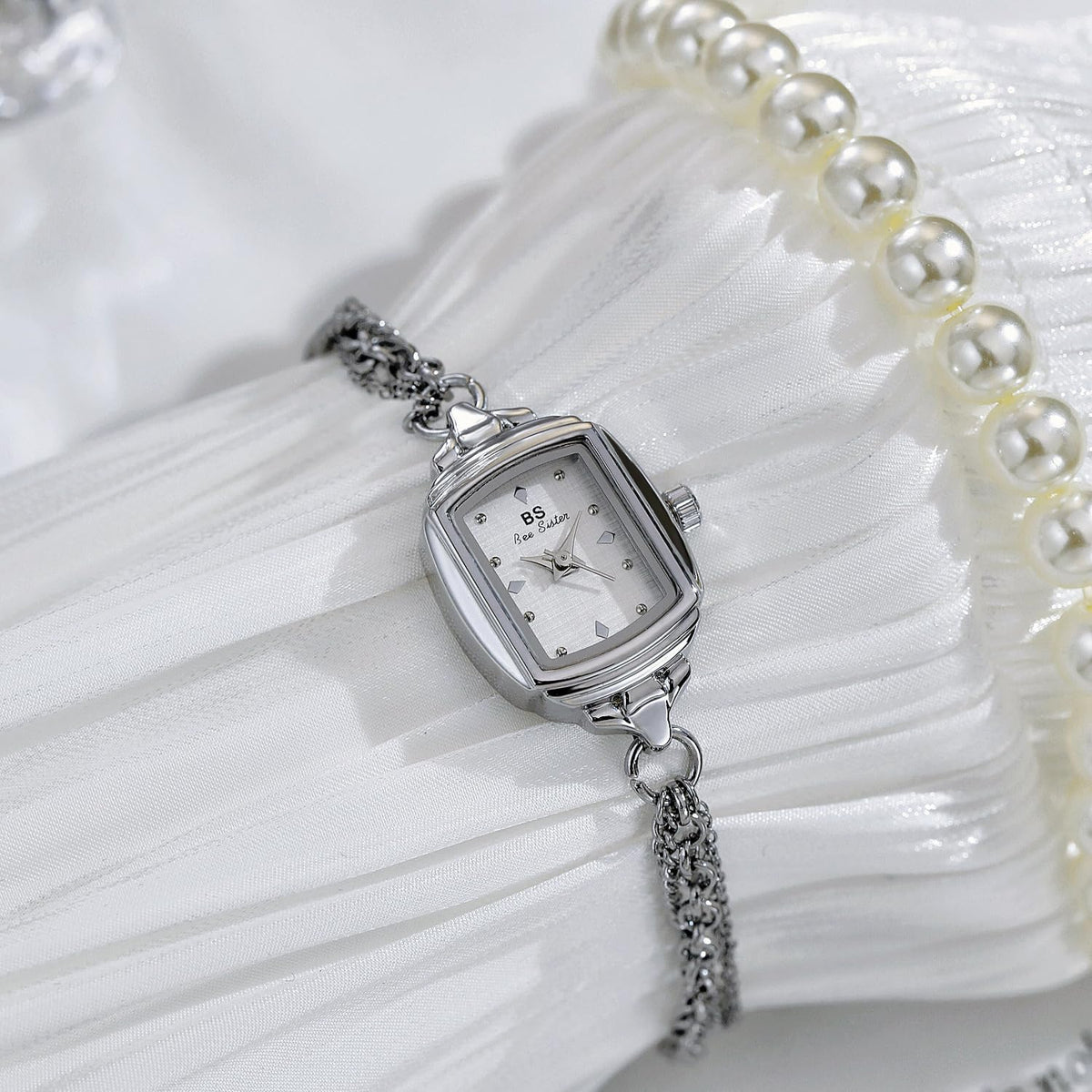 FANMIS Women Classic Vintage Bangle Style Watch Dainty Small - FANMIS Official Imagery - 4