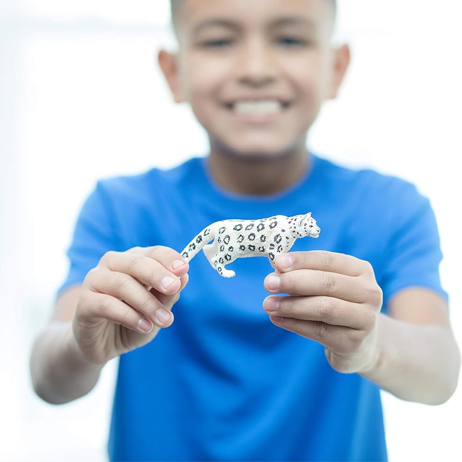 Elefair Schleich Wild Life Snow Leopard figurine, highly detailed and realistically painted wild animal toy for children aged 3+