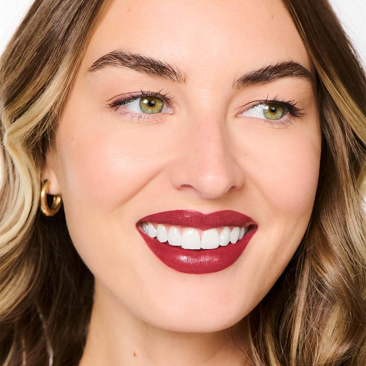 Ravie Beauty Effortless Lips 3 in 1 Lipstick Sheer Buildable - Ravie Beauty Official Imagery - 7