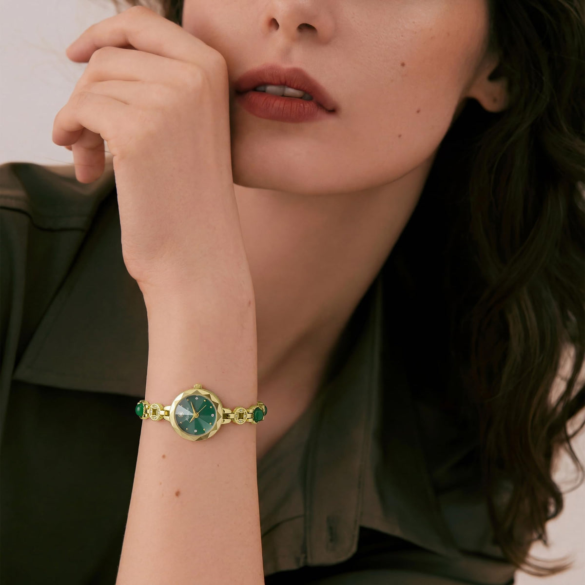 Gold Watches for Women Vintage Green Dial Bracelet Ladies - VORSEL Official Imagery - 4