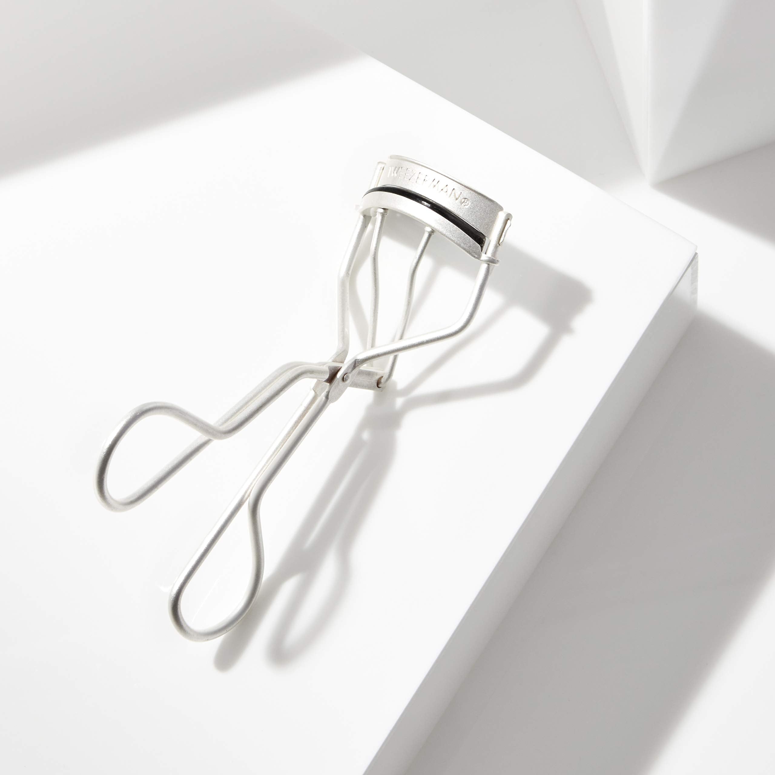 Tweezerman Curl 60° Eyelash Curler for Round Shaped Eyes Metallic