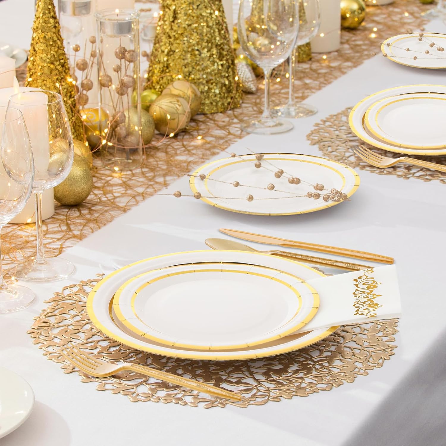 Didaey disposable dinnerware set with 200 paper plates for 100 guests, ideal for parties and events