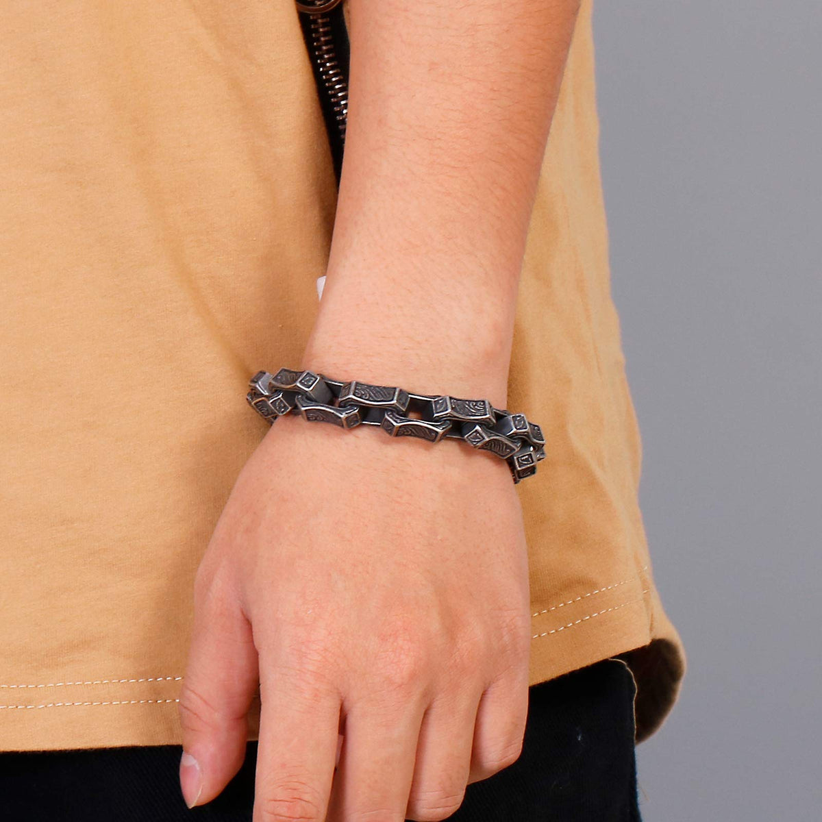 Cuban Link Bracelet for Men Stainless Steel Wave Engraved - Klapgo Official Imagery - 7
