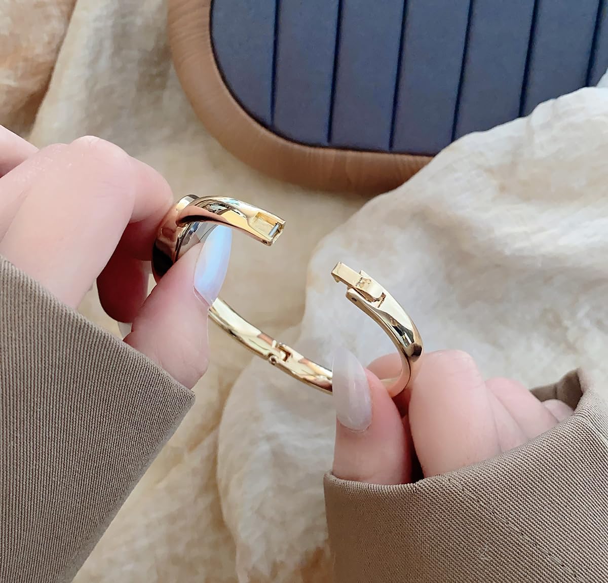 Women s Watch Delicate Oval Bangle Minimalist Wristwatch - GOODLIYA Official Imagery - 5