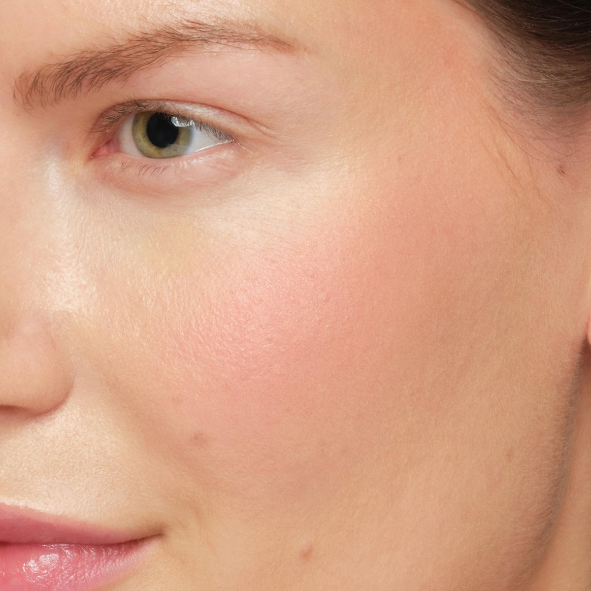 Chantecaille Cheek Shades in Pebble Finely Milled - Premium Selection Official Imagery - 4