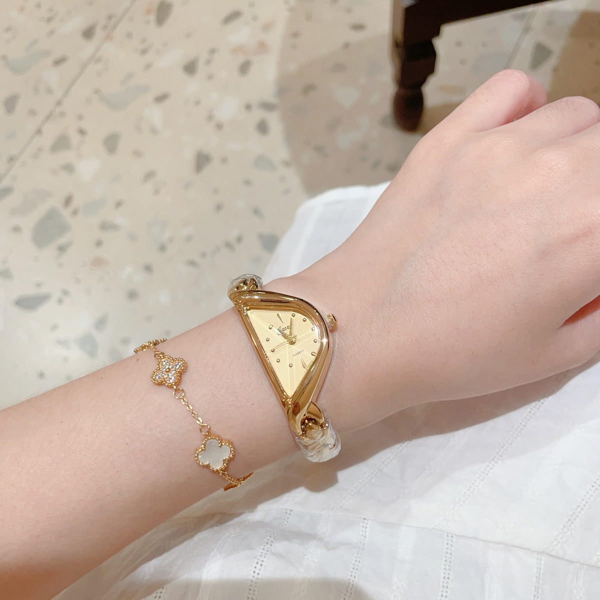 Gosasa Fashion Irregular Shape Women s Bracelet Watch - Gosasa Official Imagery - 3