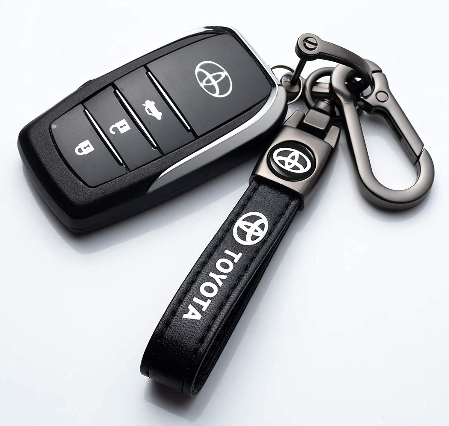 Leather car keychain with baseball fan design, DSVI brand keyring and lanyard for car keys and baseball enthusiasts