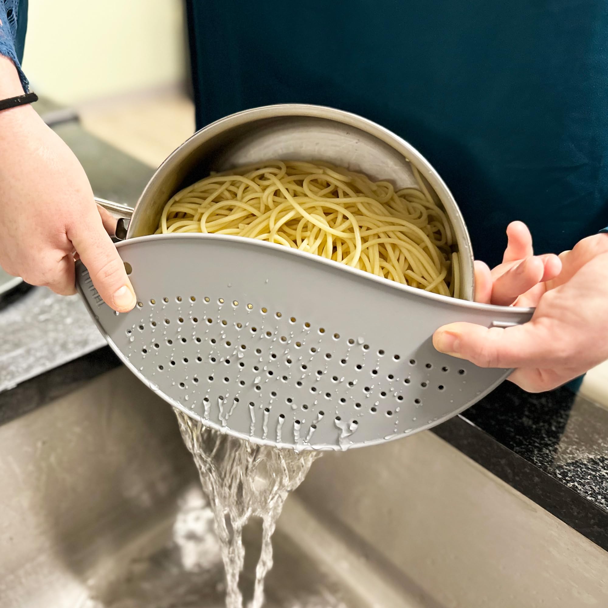 R&M Pot Strainer Great for Straining Pasta, Veggies and More. Flat Sur - View 2