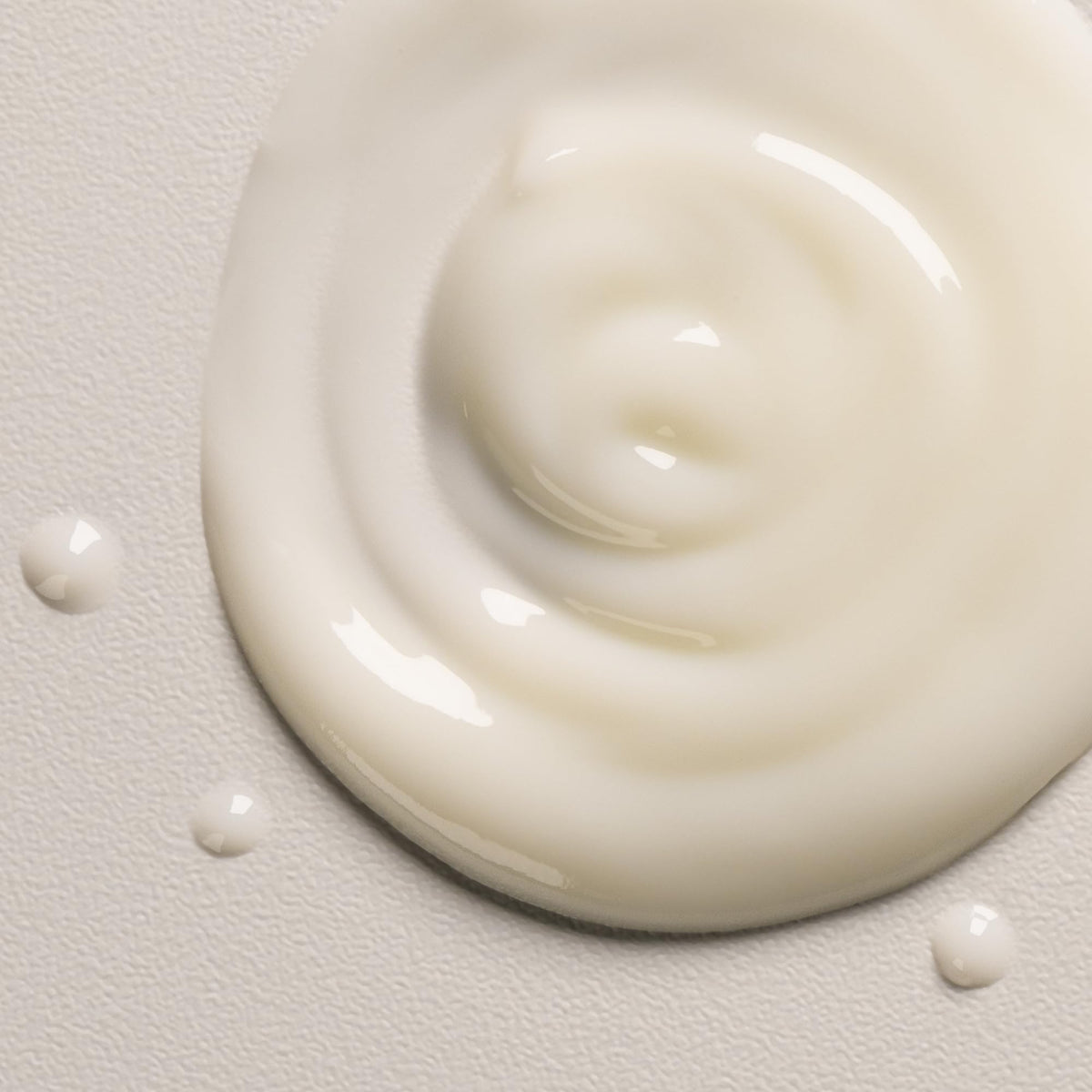Davines OI All In One Milk Detangling Leave In Conditioner - Premium Selection Official Imagery - 7
