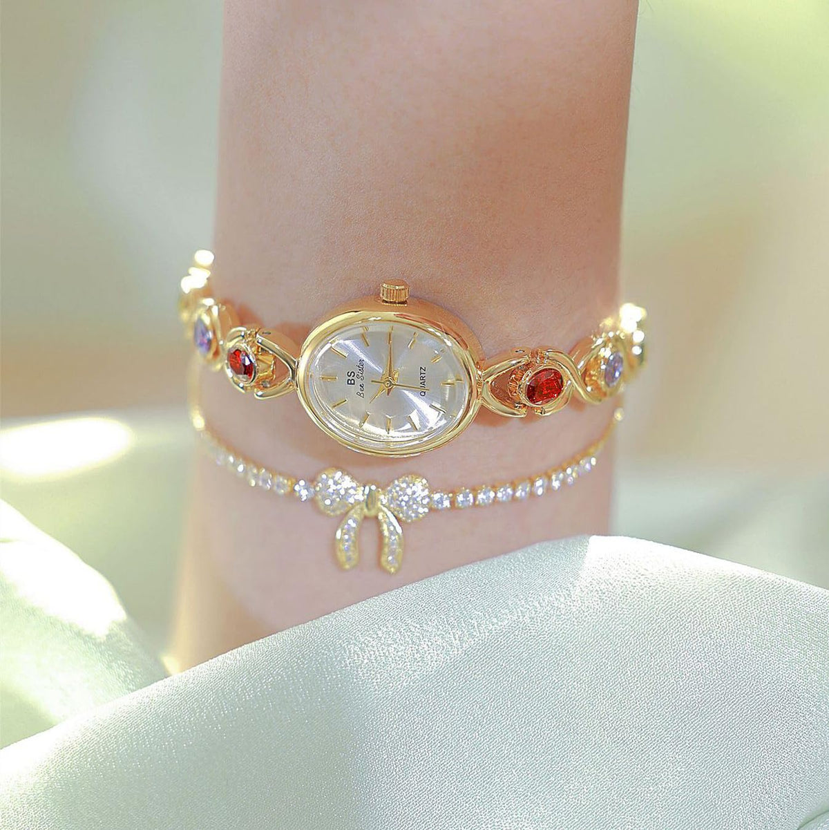 FANMIS Gold Watches for Women with Small Fase Oval Bracelet - FANMIS Official Imagery - 6