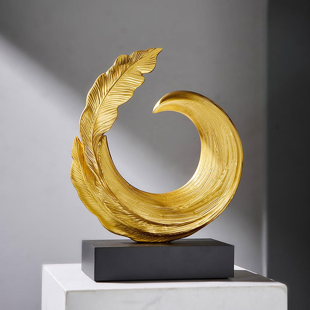 Abstract Art Sculpture Resin Gold Decorative Statue Modern - XYQXYQ Official Imagery - 1