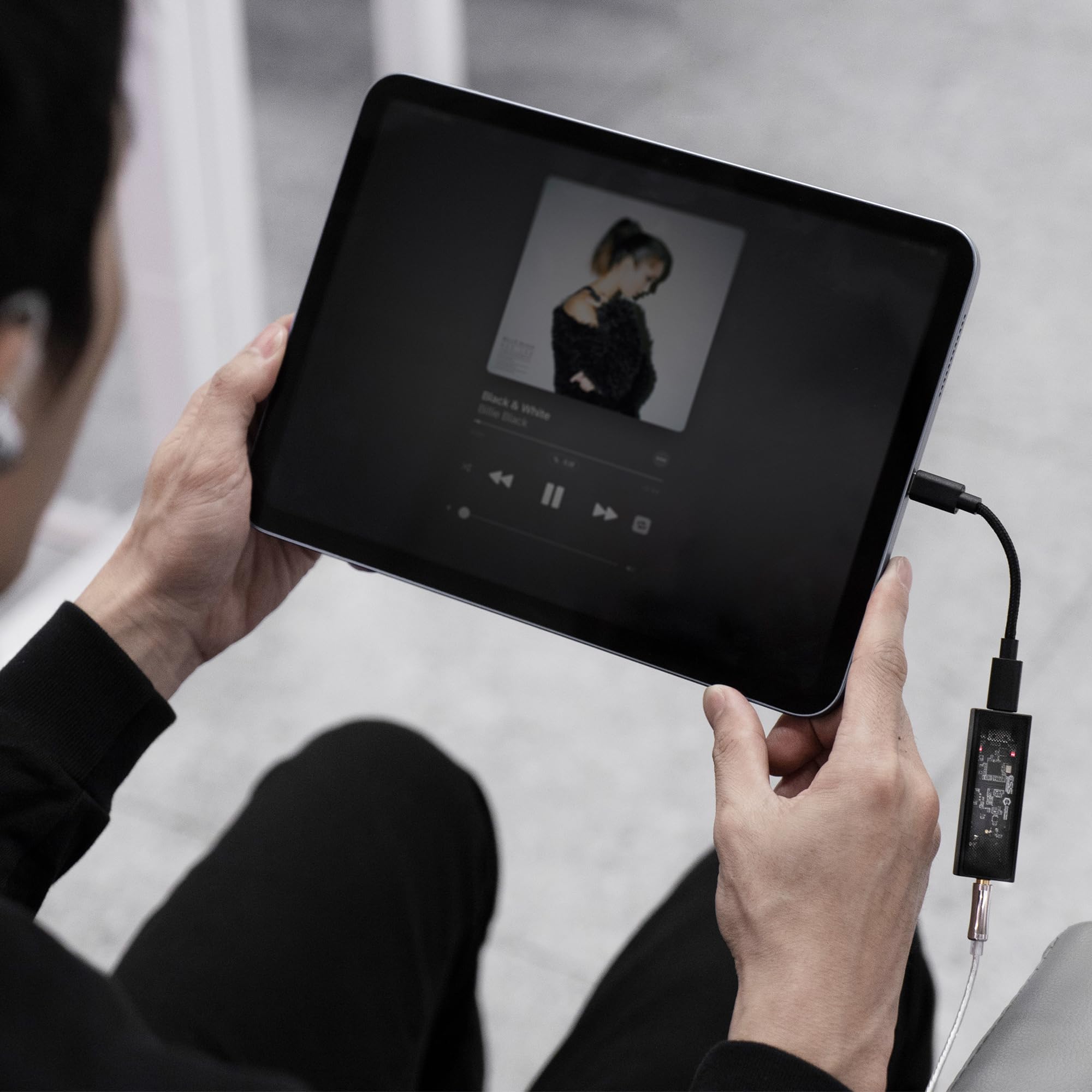 Questyle M12i HiFi Headphone Amplifier   Portable USB DAC by Questyle - Angle View 9