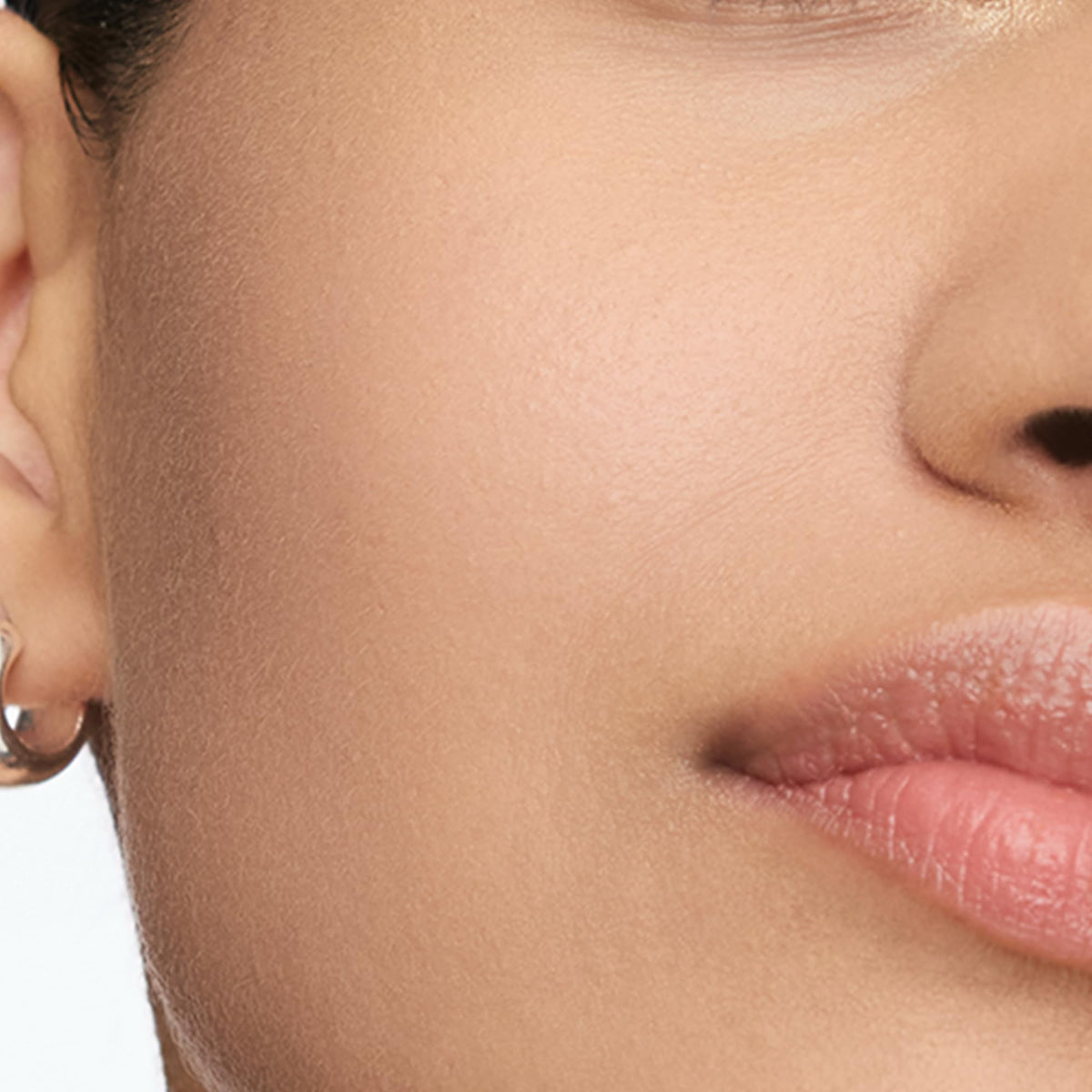 Wonderskin Foundation Serum - Wonderskin Official Imagery - 3