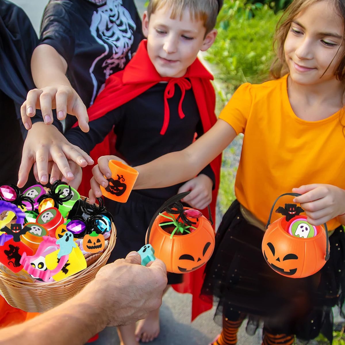 168pcs Halloween Party Favors for Kids Prefilled Pumpkins - OCHIDO Official Imagery - 5