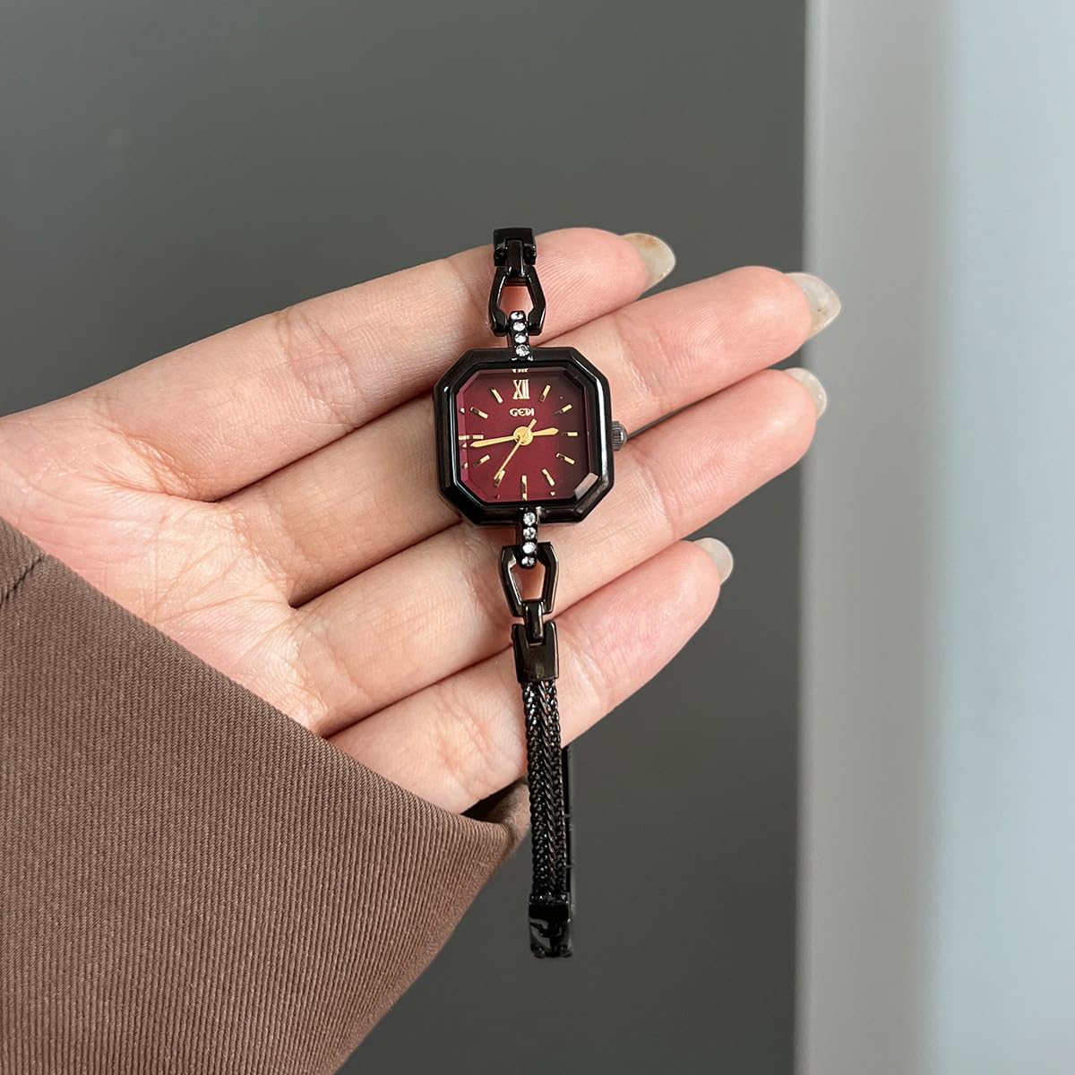 FANMIS Women Petite Bracelet Watch Small Gold Octagon Quartz - FANMIS Official Imagery - 5