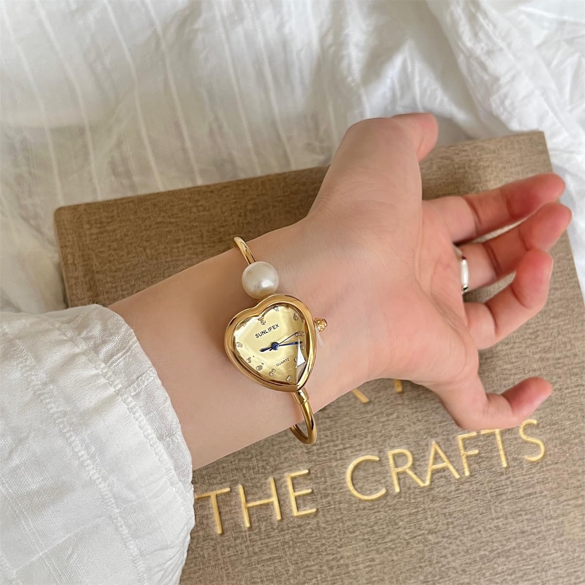MASTOP Heart Shaped Bracelet Watch for Women Dainty Gold - MASTOP Official Imagery - 3