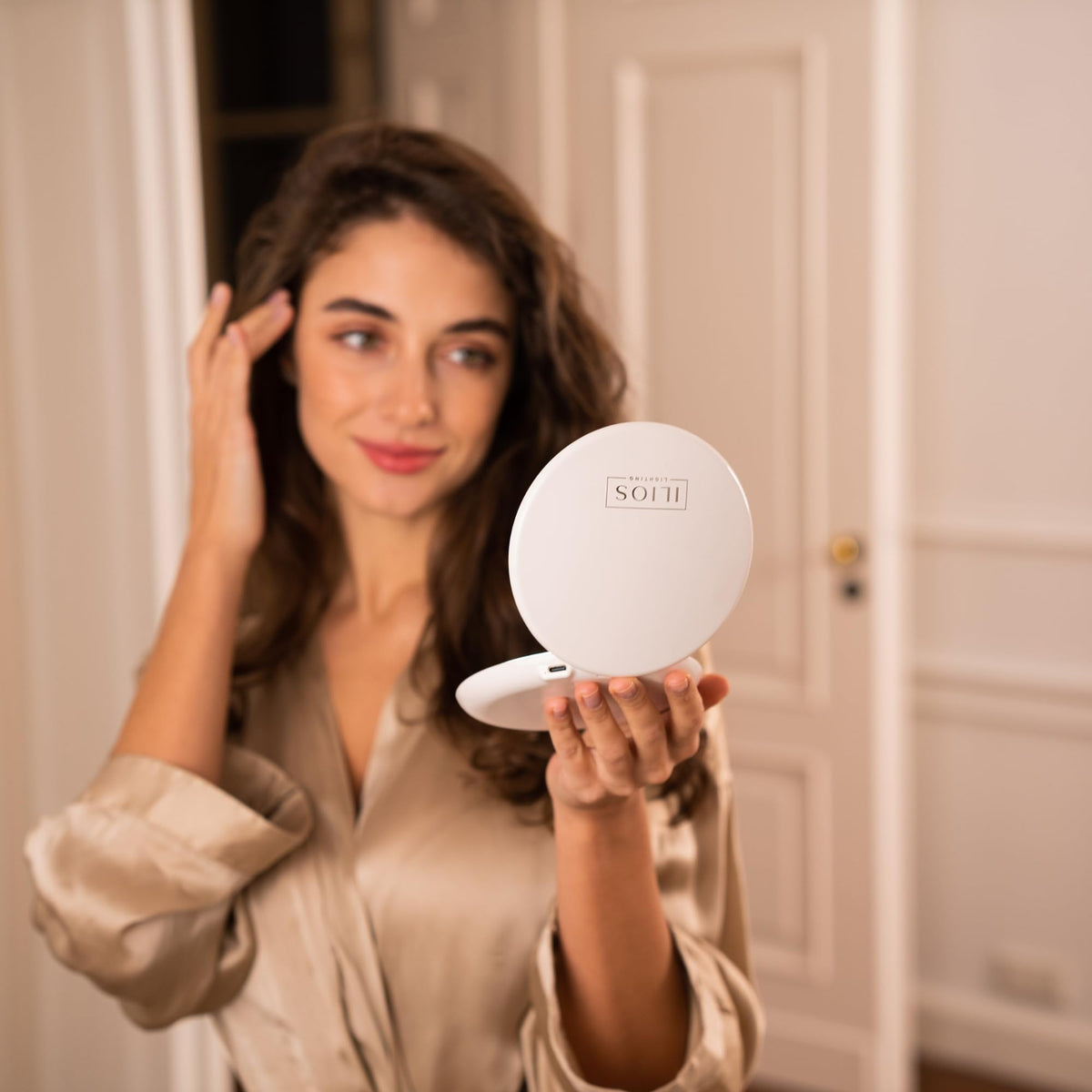 LED Compact Mirror with Light 1x 10x Magnification 30 Day - Ilios Lighting Official Imagery - 3