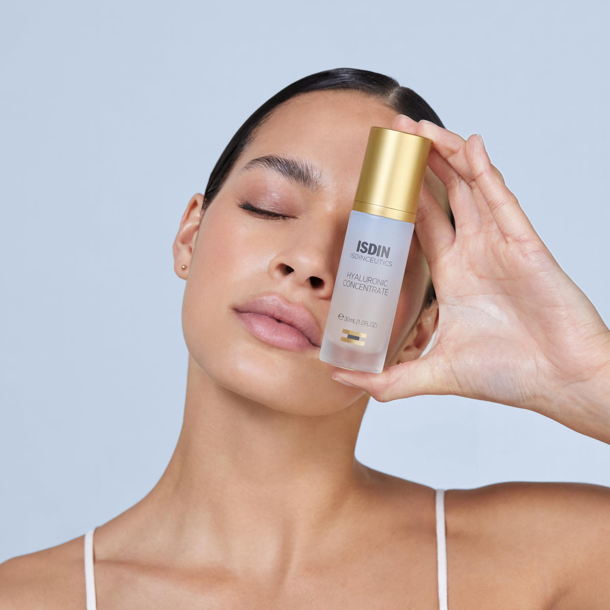ISDIN Isdinceutics Hyaluronic Concentrate Hydrating Face - Premium Selection Official Imagery - 3