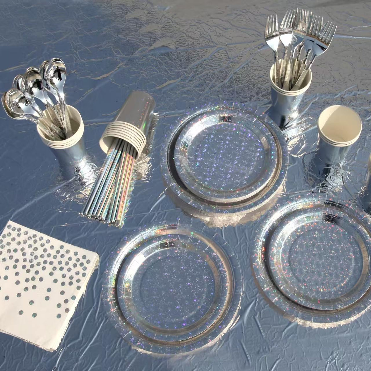 201 piece disposable party tableware set with paper plates - Zyzyphor Official Imagery - 3