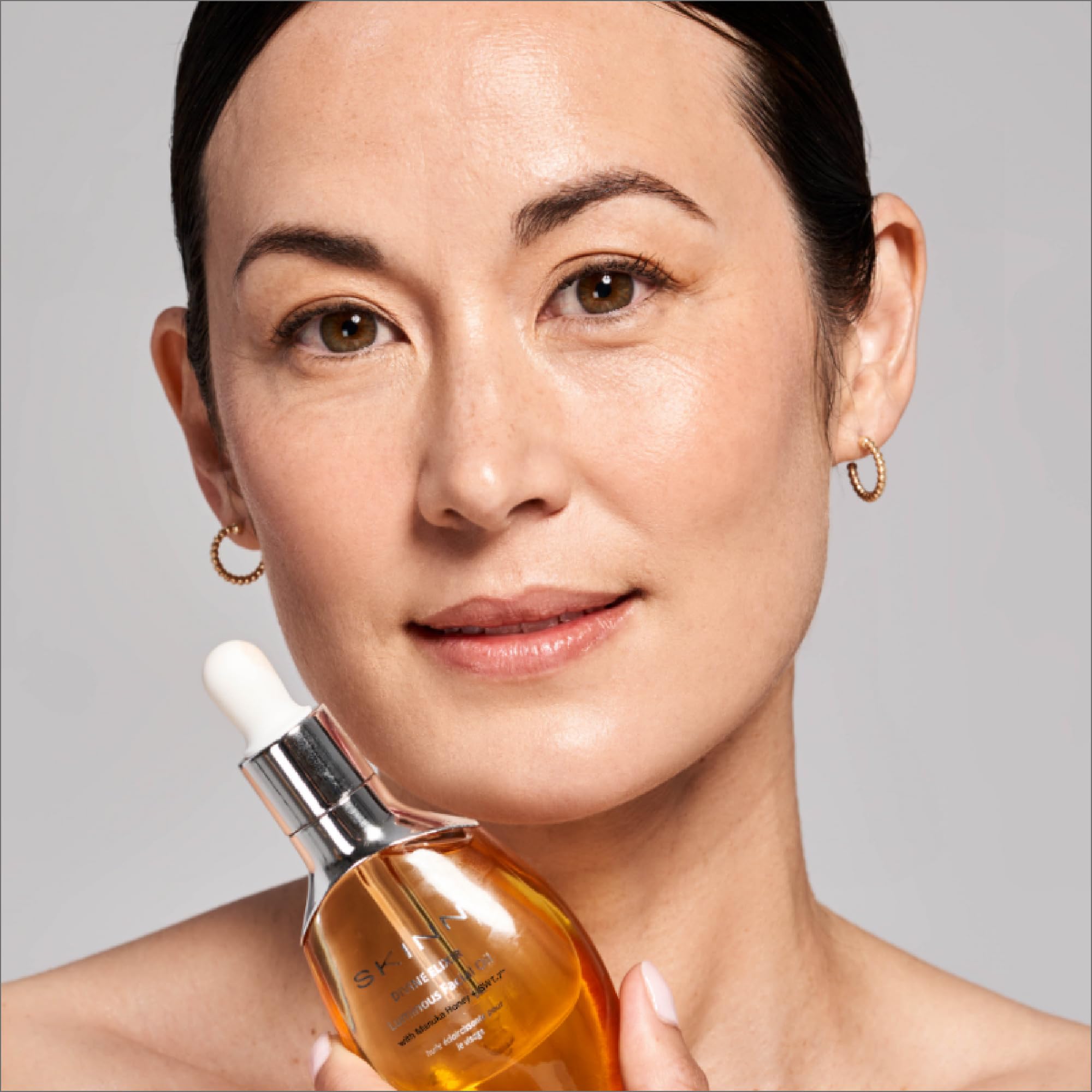 SKINN Anti Aging Luminous Face Oil - SKINN Official Product Imagery - 7