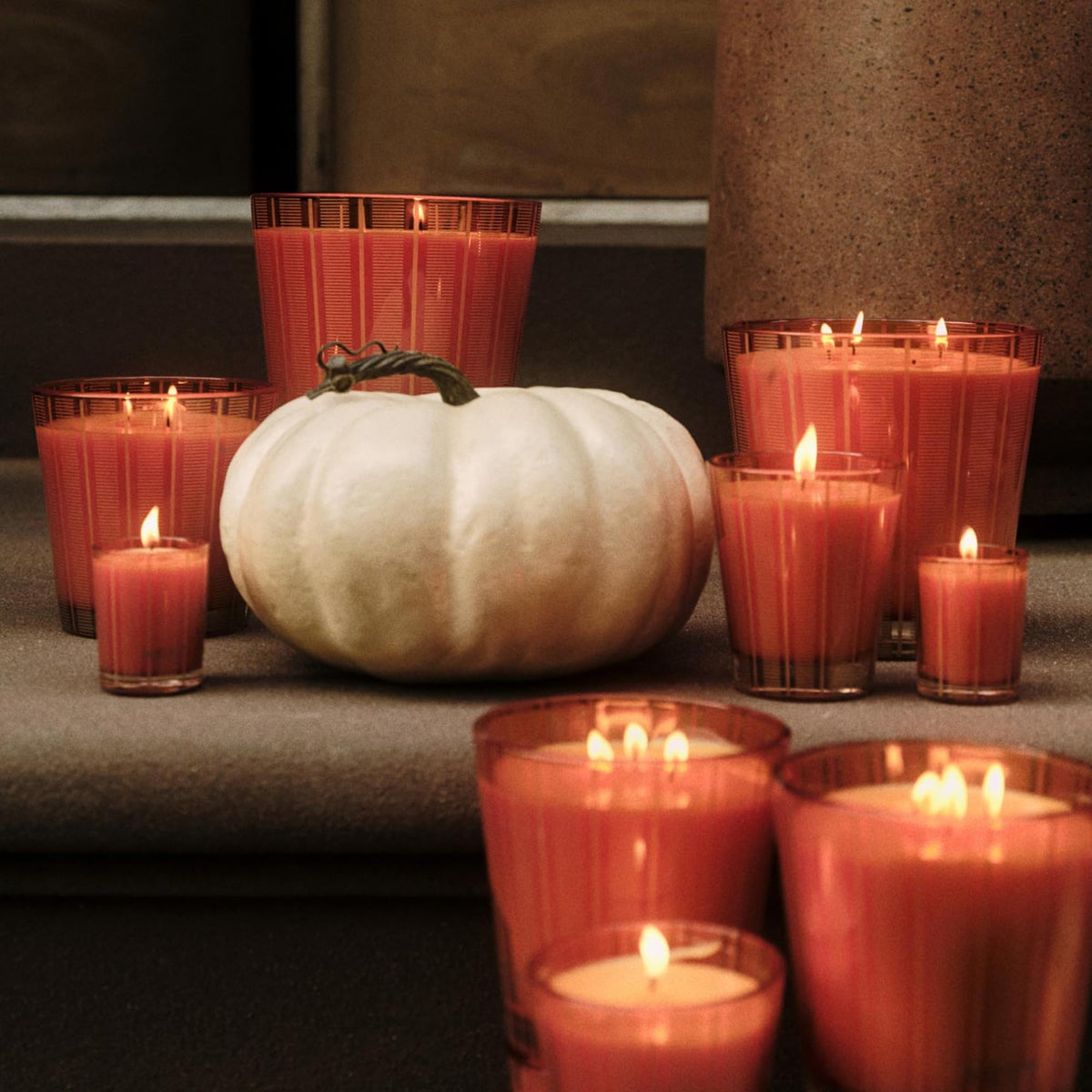 NEST New York Scented Classic Candle Pumpkin Chai - Premium Selection Official Imagery - 4
