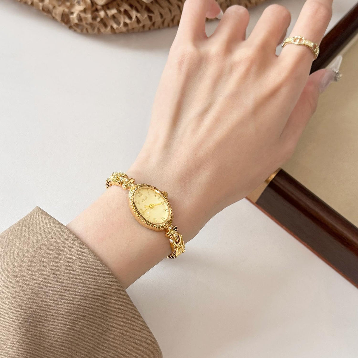 Fashion Vintage Gold Oval Quartz Watches for Women - CARLIEN Official Imagery - 6