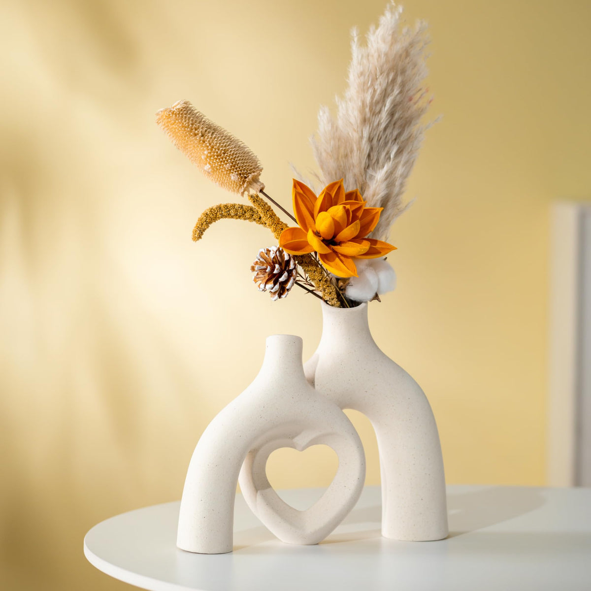Liotww Hug Donut Decorative Vase Modern Nordic Boho Style - Liotww Official Imagery - 5