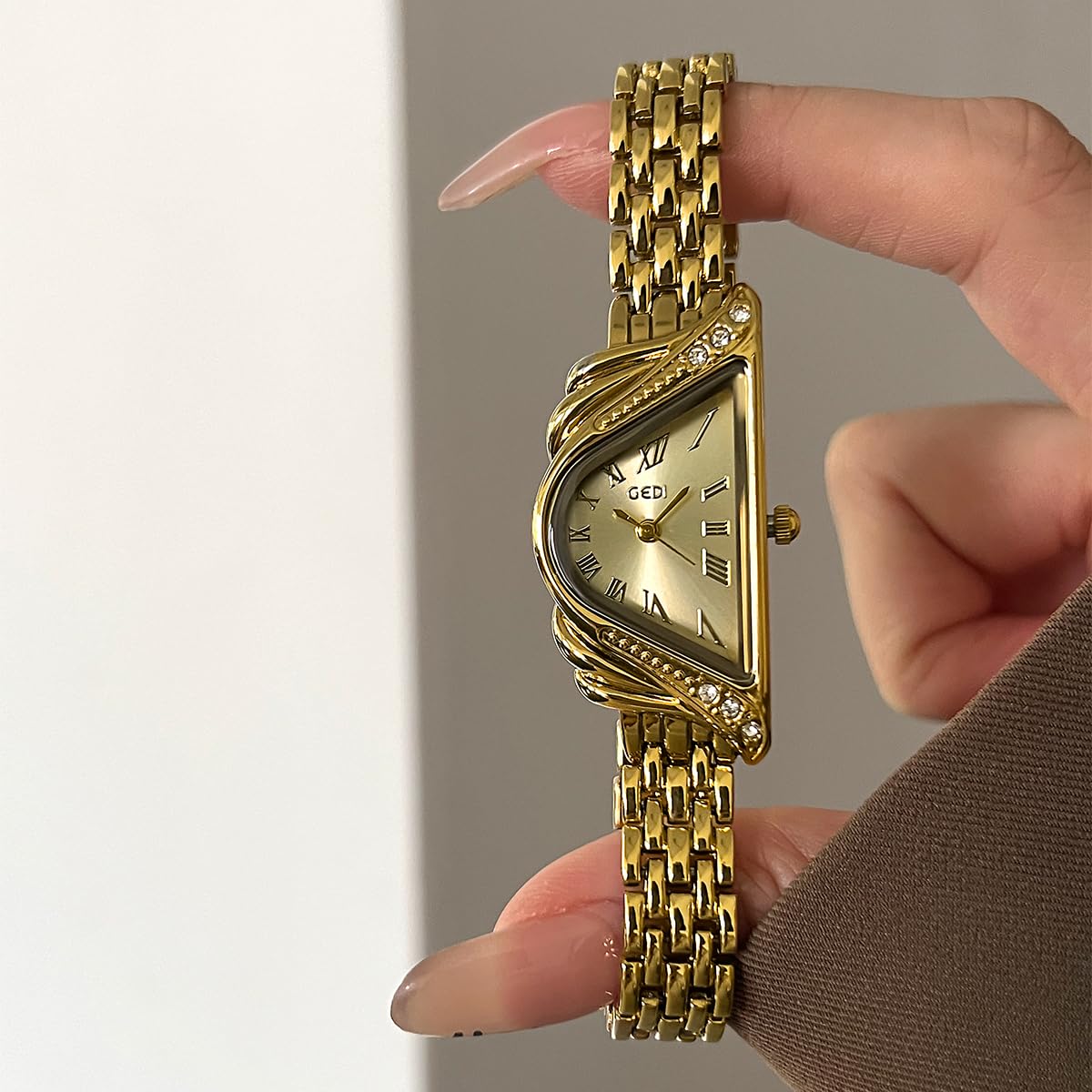 Gosasa Unique Womens Triangle Dial Watch Elegant Bracelet - Gosasa Official Imagery - 5