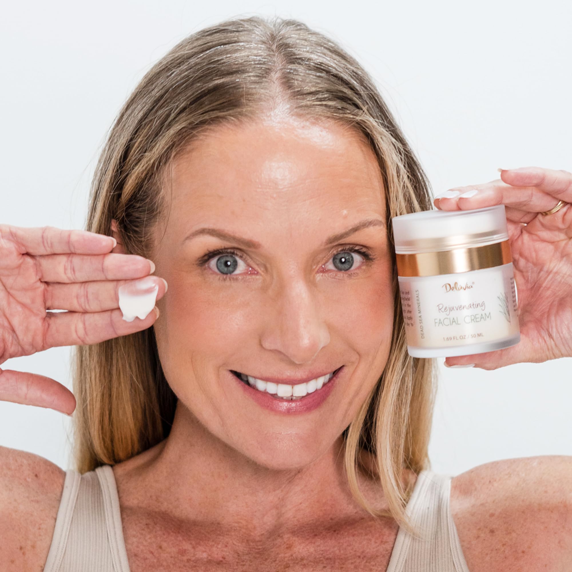 Deluvia Rejuvenating Facial Cream - DEL&Uacute;VIA