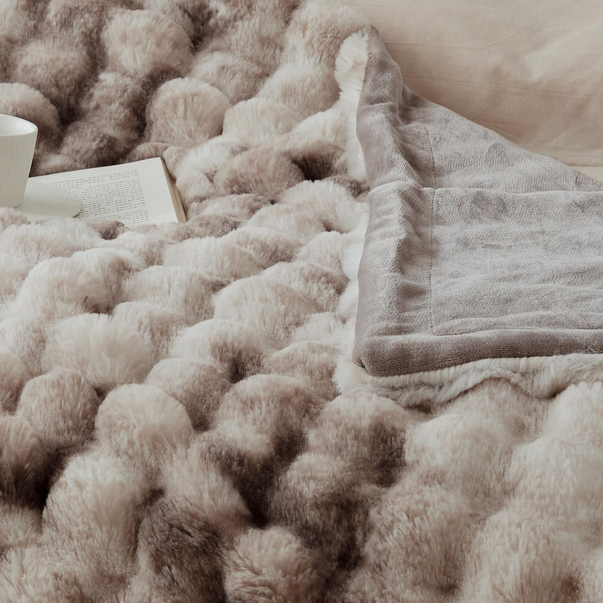 COOVA Soft Bubble Faux Fur Throw Blanket 50 x60 Tie dye - COOVA Official Imagery - 7